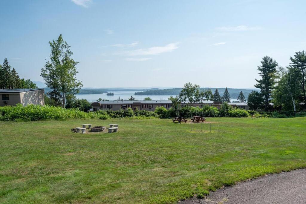 Cute Cedar Lodge Studio With Balcony & Lake Views! Лакония Экстерьер фото